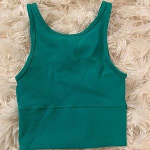 green lululemom crop top